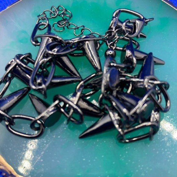 Punk Goth Spike Necklace - Picture 6 of 10